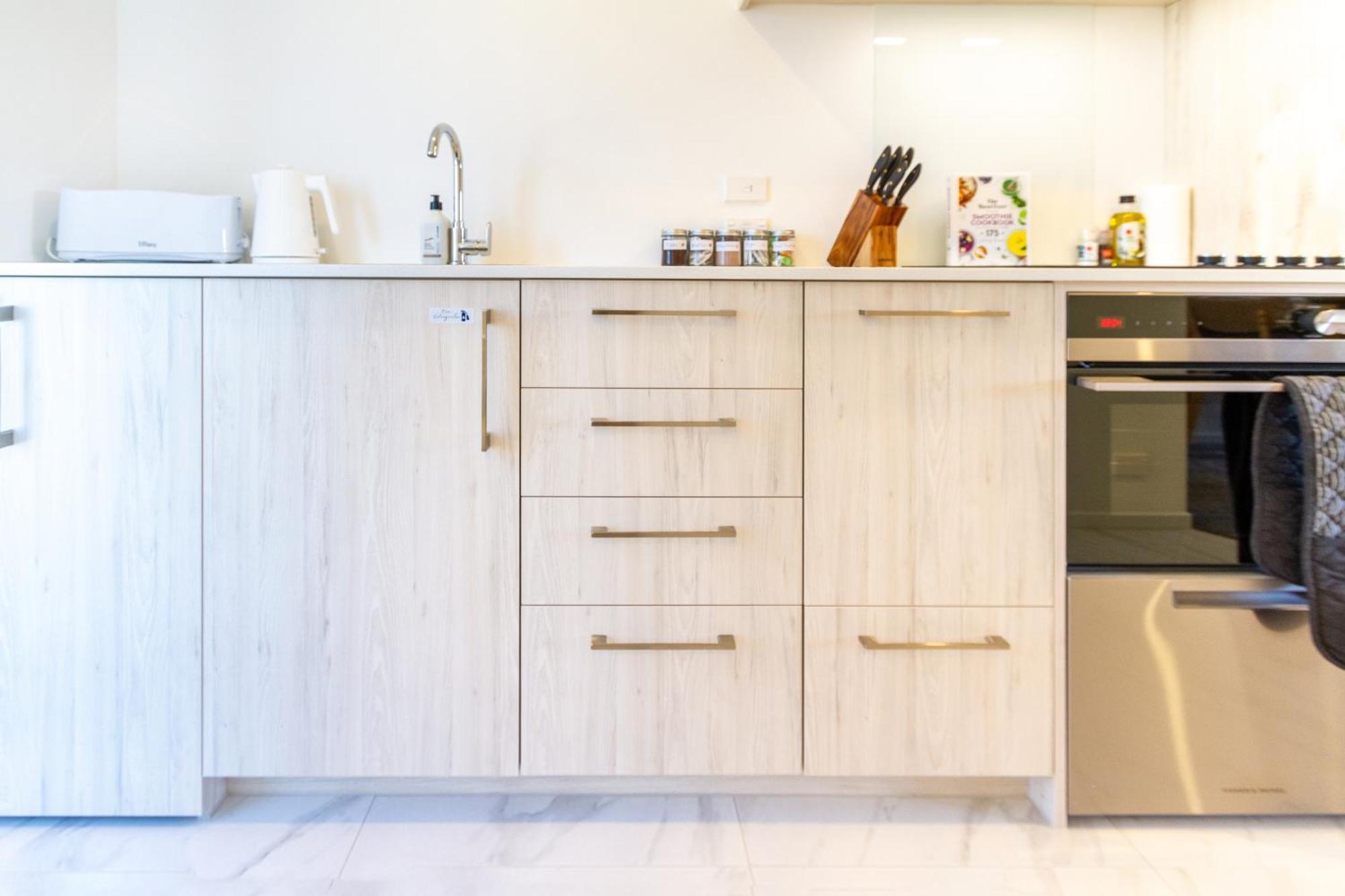 City Living: Upper Studio Haven On Wilmer Christchurch Exterior foto